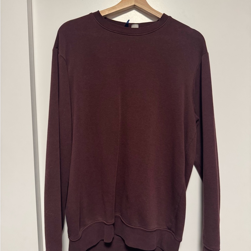 H&M Men's Burgundy Crew Neck Sweater
